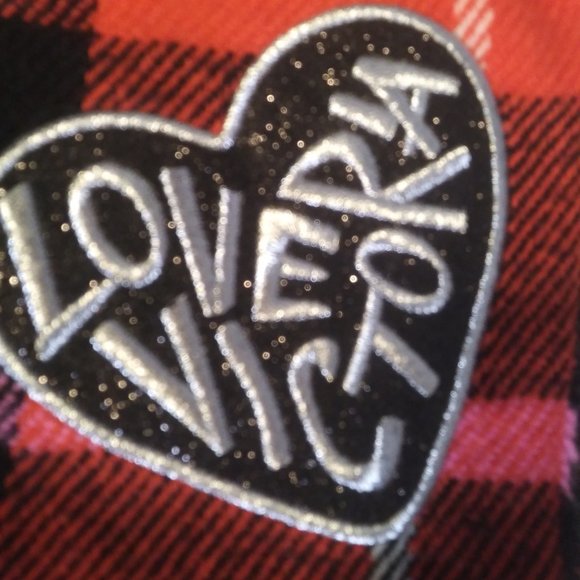 NWT Victoria's Secret Winter Angel Collection Signature plaid  with heart - Picture 2 of 13
